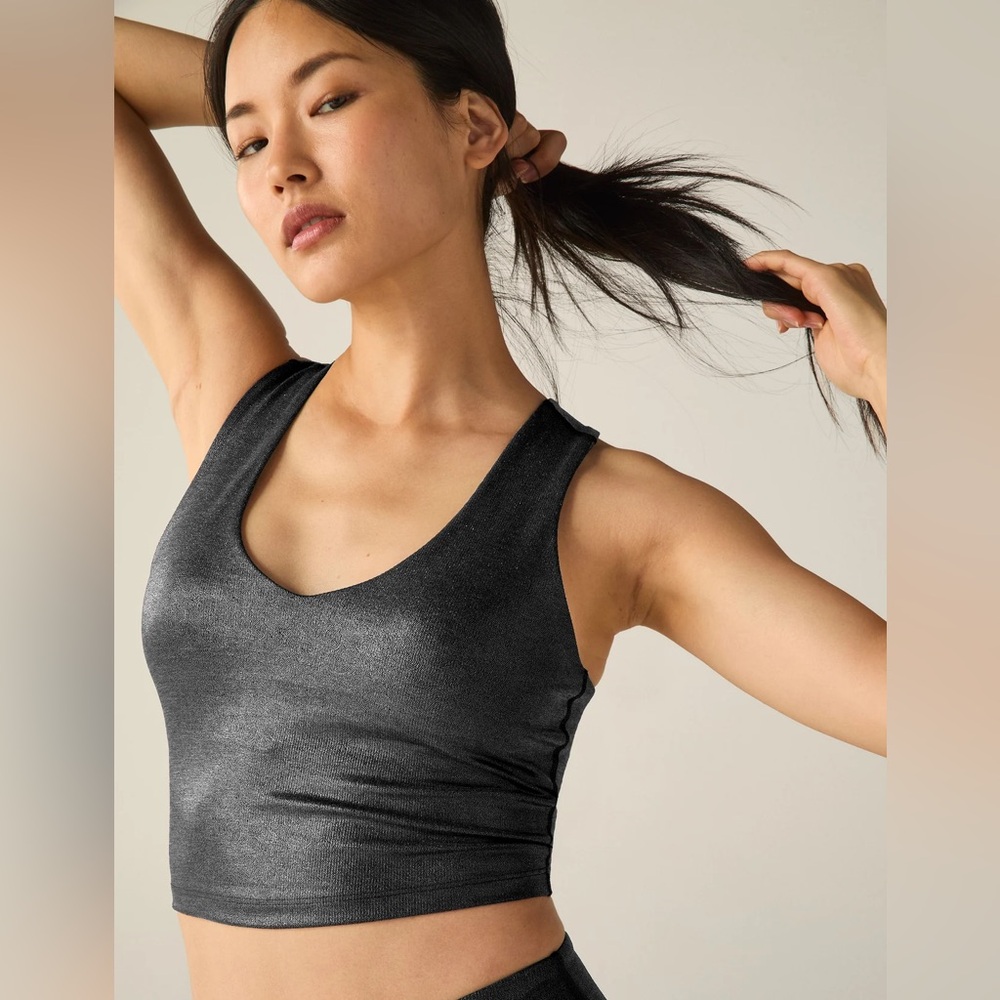 Beyond Yoga Heather Rib Black Shine Glow On Cropped Tank Small - Picture 3 of 4